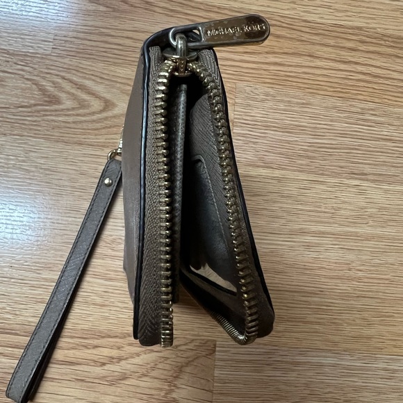 Michael Kors wristlet wallet taupe color good used condition. Gold slightly worn - Picture 2 of 6